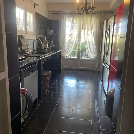 Beautiful 2 Bedroom *